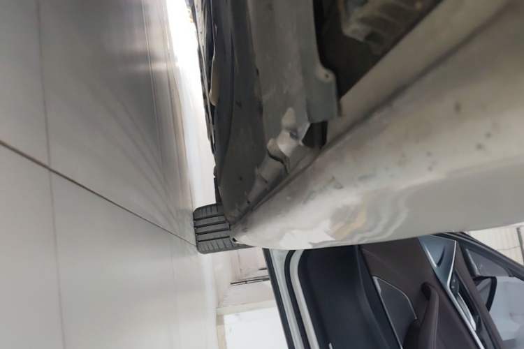 Used BMW 5 Series 2020 525Li M Sport Package Right Side Sill