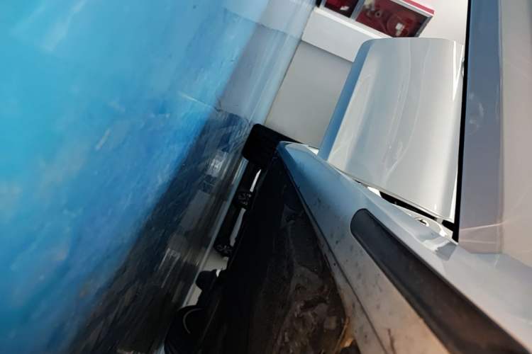 Used BMW 5 Series 2020 530Li xDrive M Sport Package Right Side Sill