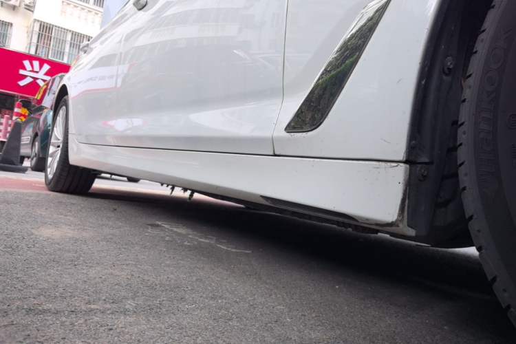 Used BMW 5 Series 2020 525Li Luxury Package Right Side Sill