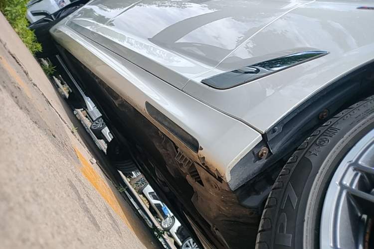 Used BMW 5 Series 2020 530Li xDrive M Sport Package Right Side Sill