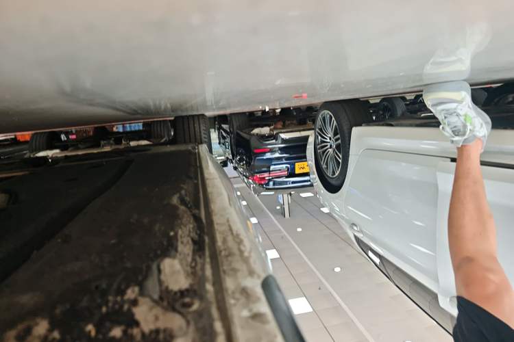 Used BMW 5 Series 2020 525Li M Sport Package Right Side Sill