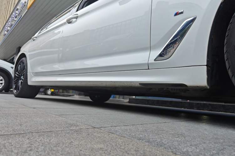 Used BMW 5 Series 2020 530Li Leading Model M Sport Package Right Side Sill