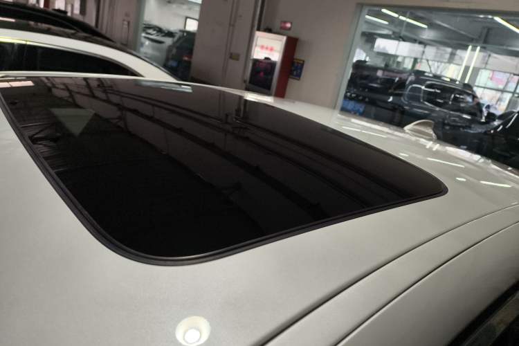 Used BMW 5 Series 2020 525Li M Sport Package Roof