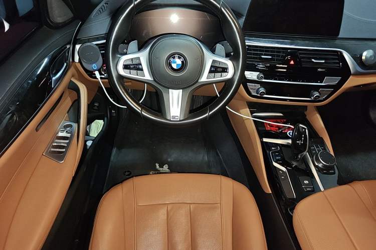 Used BMW 5 Series 2020 530Li Luxury Edition M Sport Package Steering Wheel