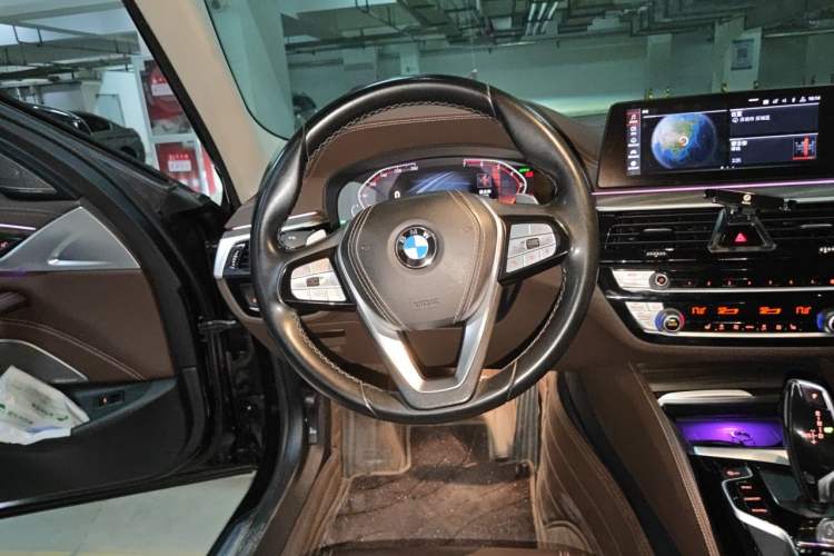 Used BMW 5 Series 2020 530Li Leading Edition Luxury Package Steering Wheel