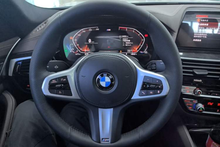 Used BMW 5 Series 2020 525Li M Sport Package Steering Wheel