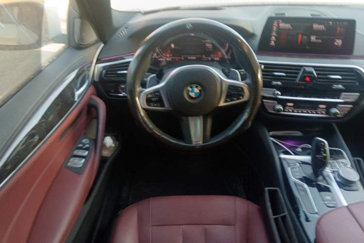 Used BMW 5 Series 2020 530Li Luxury Edition M Sport Package Steering Wheel