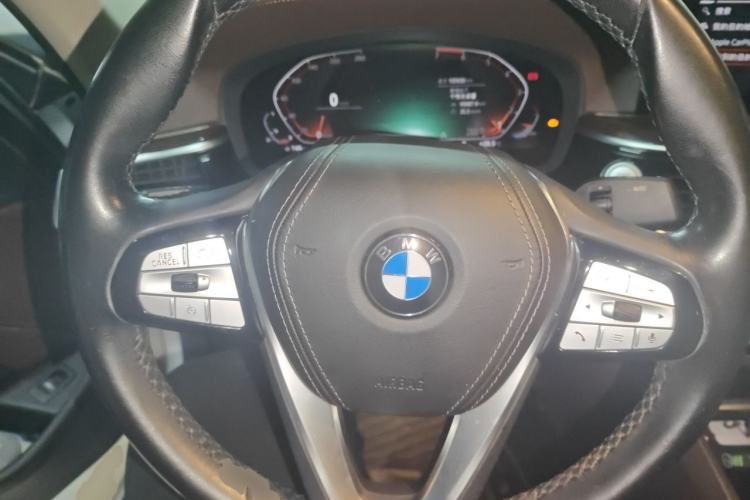 Used BMW 5 Series 2020 525Li Luxury Package Steering Wheel