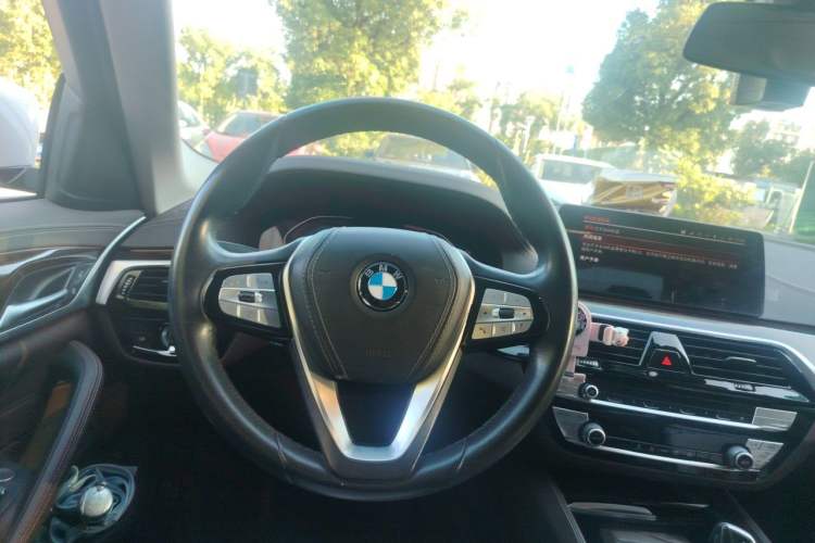 Used BMW 5 Series 2020 525Li Luxury Package Steering Wheel
