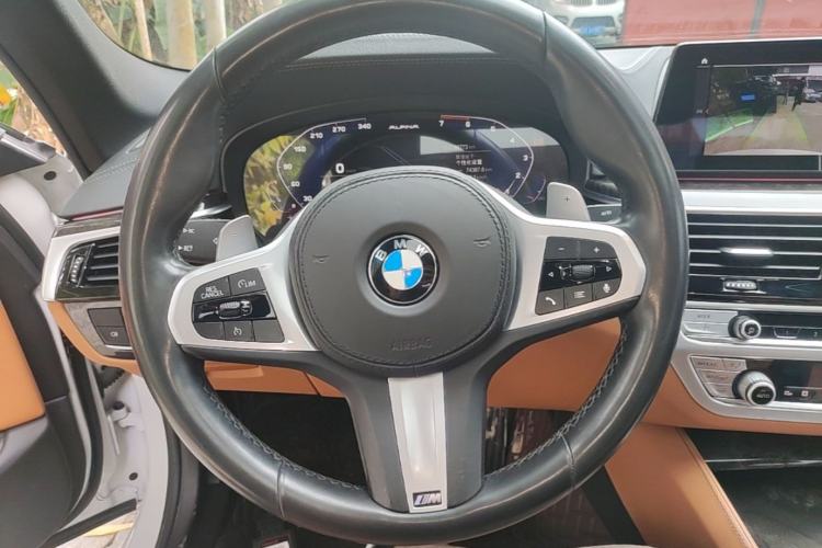 Used BMW 5 Series 2020 530Li Luxury Edition M Sport Package Steering Wheel