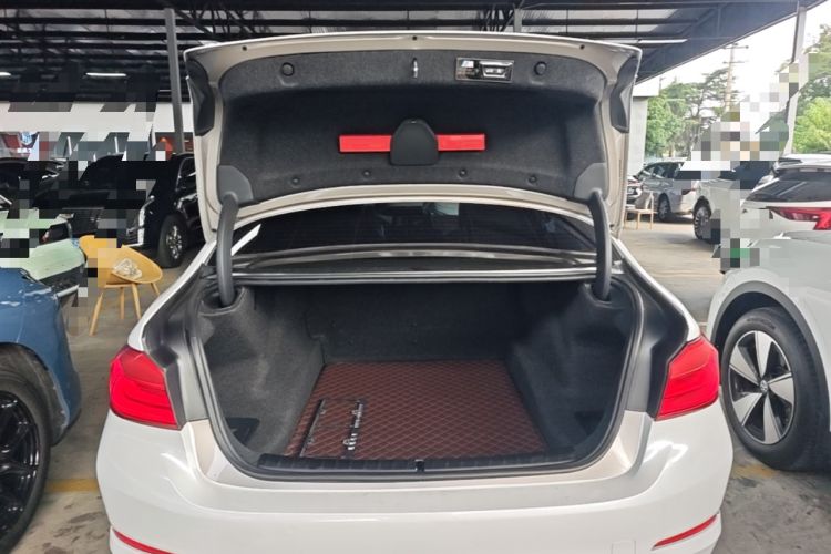 Used BMW 5 Series 2020 530Li xDrive Luxury Package Trunk