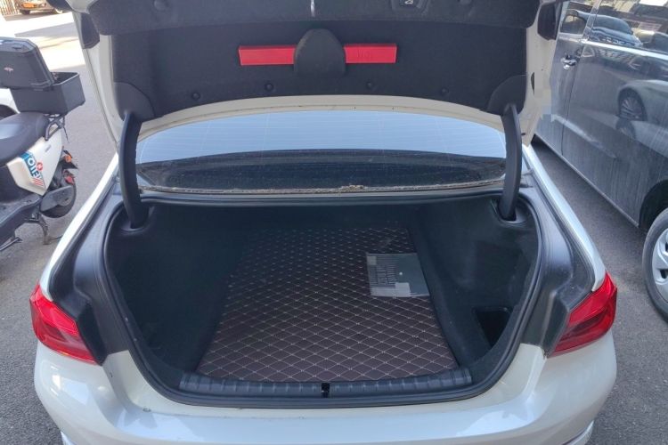 Used BMW 5 Series 2020 525Li Luxury Package Trunk