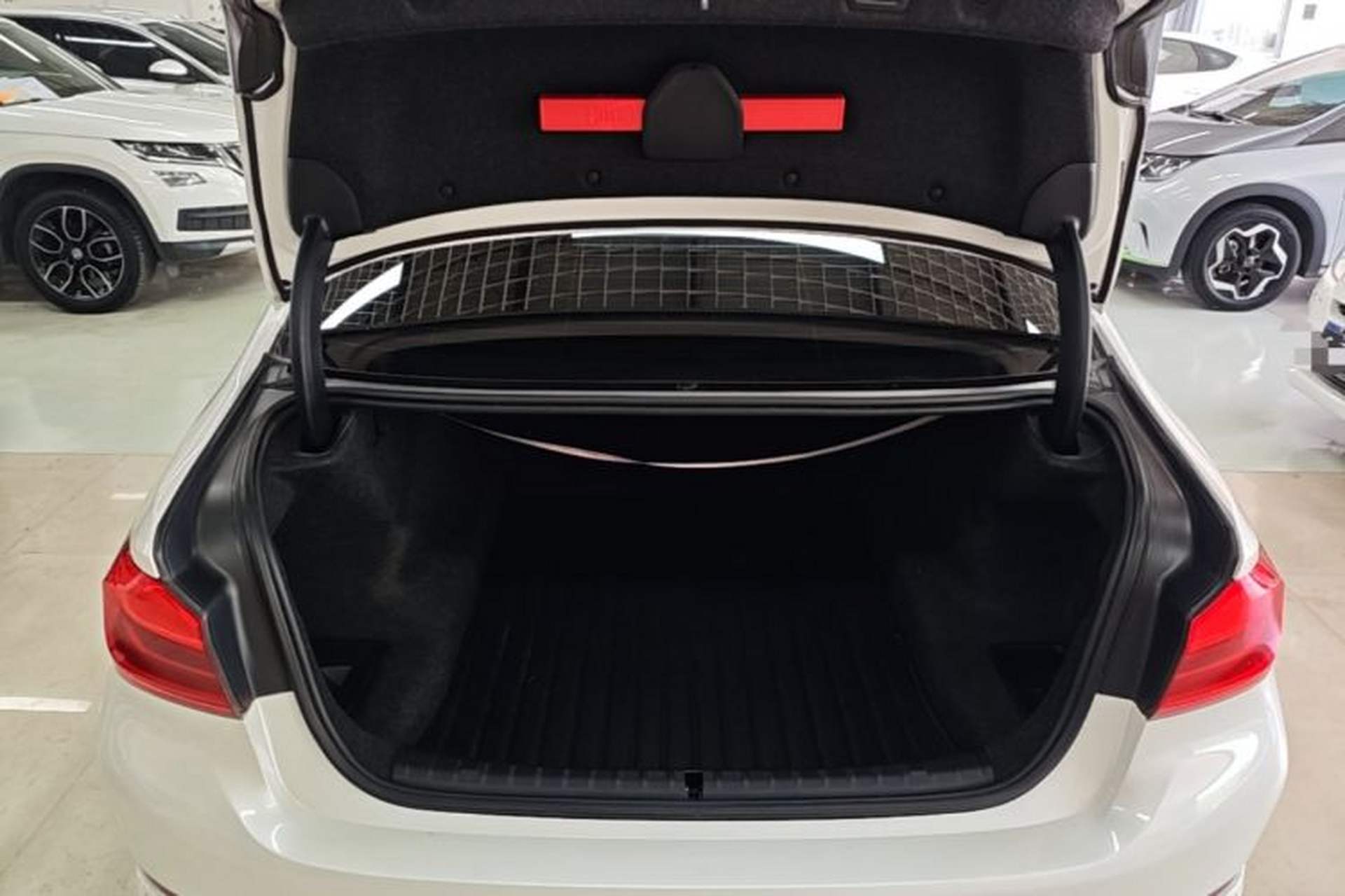 Used BMW 5 Series 2020 525Li Luxury Package Trunk