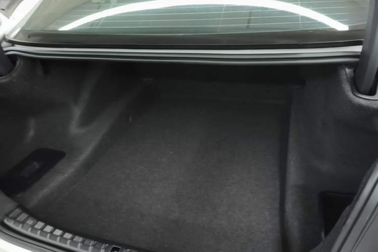 Used BMW 5 Series 2020 530Li Leading Edition Luxury Package Trunk