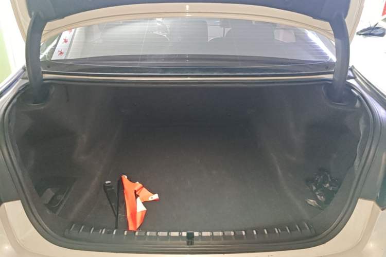 Used BMW 5 Series 2020 530Li Leading Edition Luxury Package Trunk