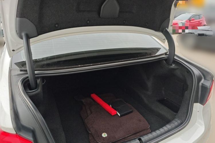 Used BMW 5 Series 2020 525Li M Sport Package Trunk