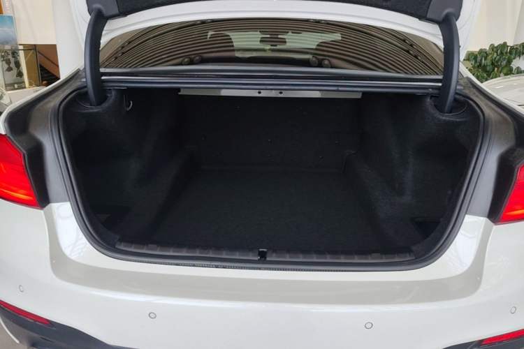 Used BMW 5 Series 2020 530Li Leading Model M Sport Package Trunk