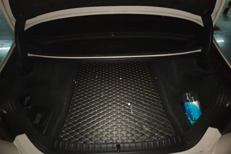 Used BMW 5 Series 2020 530i M Sport Package Trunk