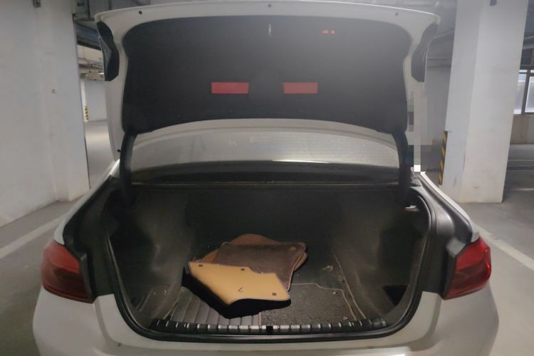 Used BMW 5 Series 2020 525Li Luxury Package Trunk