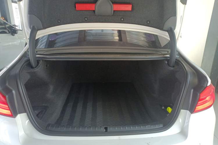 Used BMW 5 Series 2020 530Li Leading Model M Sport Package Trunk