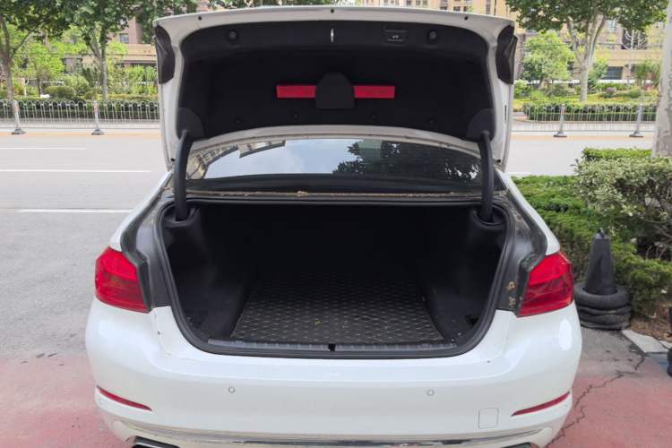 Used BMW 5 Series 2020 525Li Luxury Package Trunk