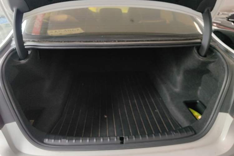 Used BMW 5 Series 2020 525Li Luxury Package Trunk
