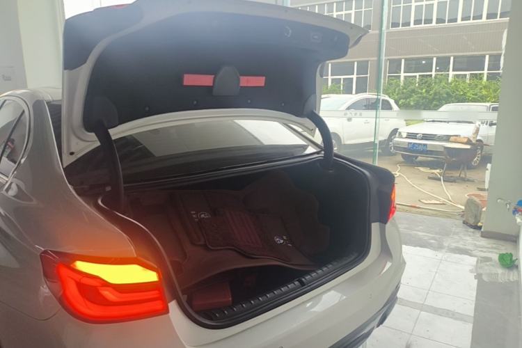 Used BMW 5 Series 2020 530Li Leading Model M Sport Package Trunk