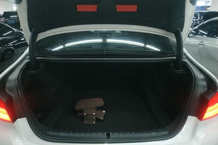 Used BMW 5 Series 2020 525Li Luxury Package Trunk