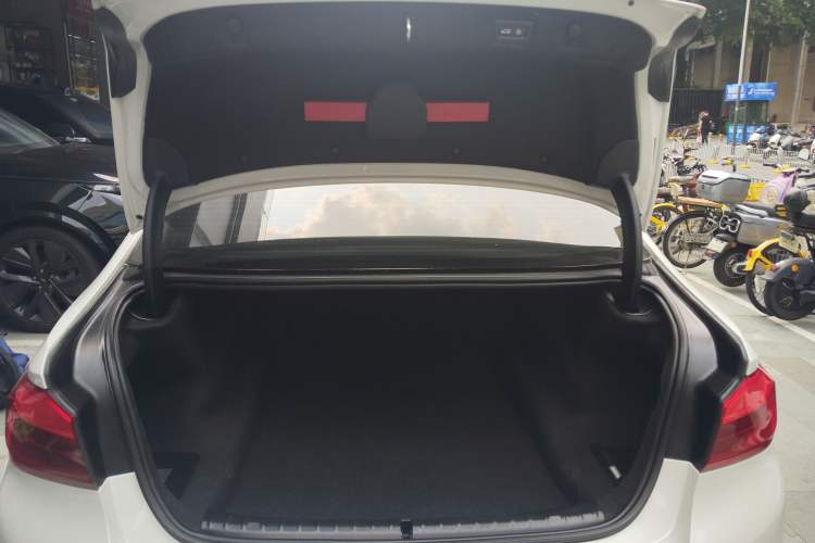 Used BMW 5 Series 2020 530Li Leading Model M Sport Package Trunk