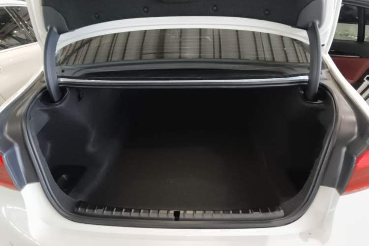 Used BMW 5 Series 2020 530Li Leading Model M Sport Package Trunk