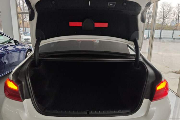 Used BMW 5 Series 2020 530Li Leading Edition Luxury Package Trunk
