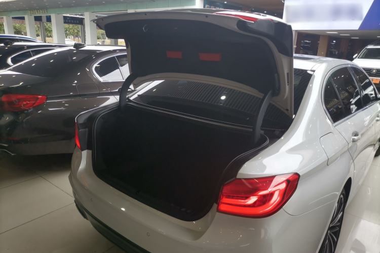 Used BMW 5 Series 2020 530Li Leading Model M Sport Package Trunk