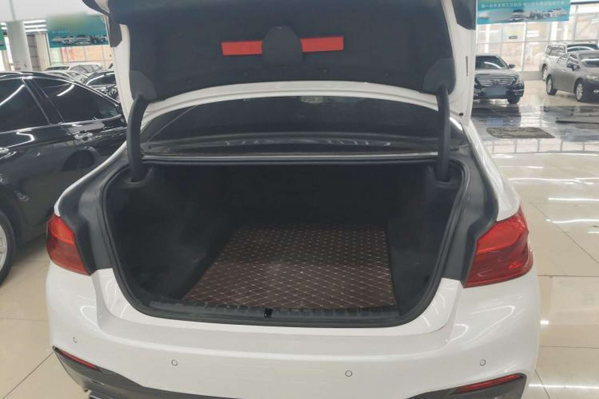 Used BMW 5 Series 2020 525Li M Sport Package Trunk