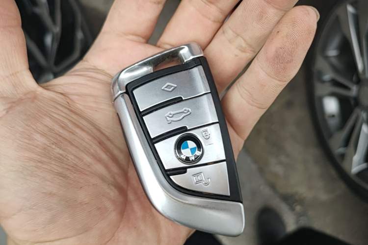 Used BMW 5 Series 2020 525Li Luxury Package Vehicle Key