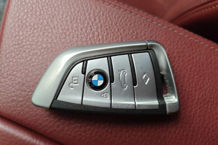 Used BMW 5 Series 2020 530Li Luxury Edition M Sport Package Vehicle Key