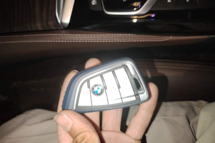 Used BMW 5 Series 2020 530Li xDrive Luxury Package Vehicle Key