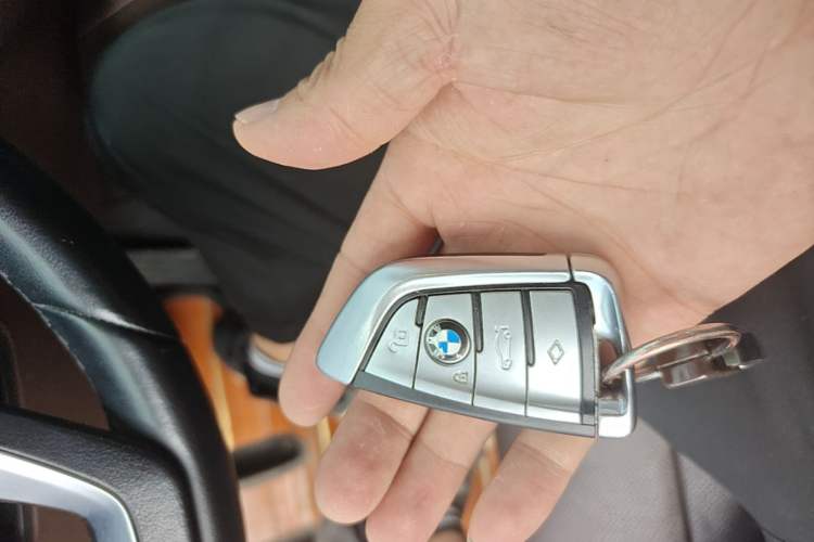 Used BMW 5 Series 2020 530Li xDrive Luxury Package Vehicle Key