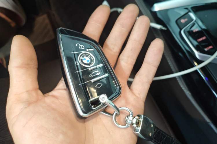 Used BMW 5 Series 2020 525Li Luxury Package Vehicle Key