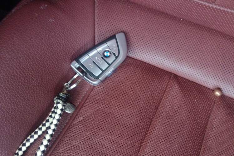 Used BMW 5 Series 2020 530Li Luxury Edition M Sport Package Vehicle Key
