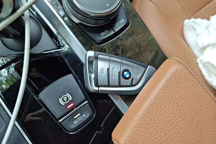 Used BMW 5 Series 2020 530Li Luxury Edition M Sport Package Vehicle Key