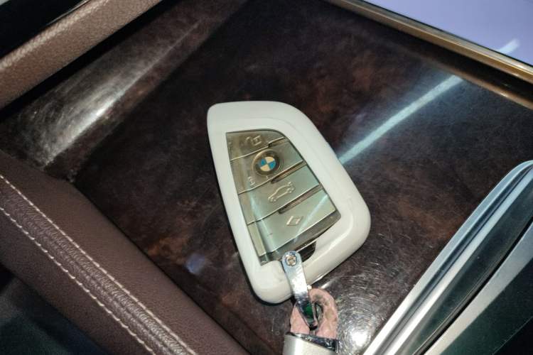 Used BMW 5 Series 2020 525Li Luxury Package Vehicle Key