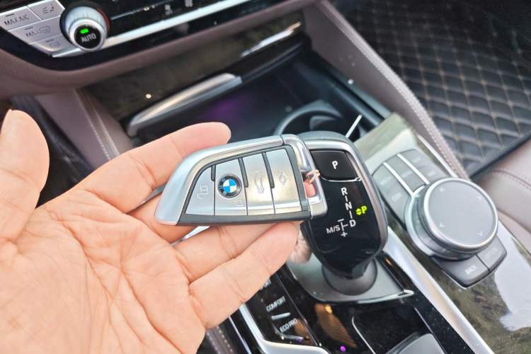 Used BMW 5 Series 2020 525Li M Sport Package Vehicle Key