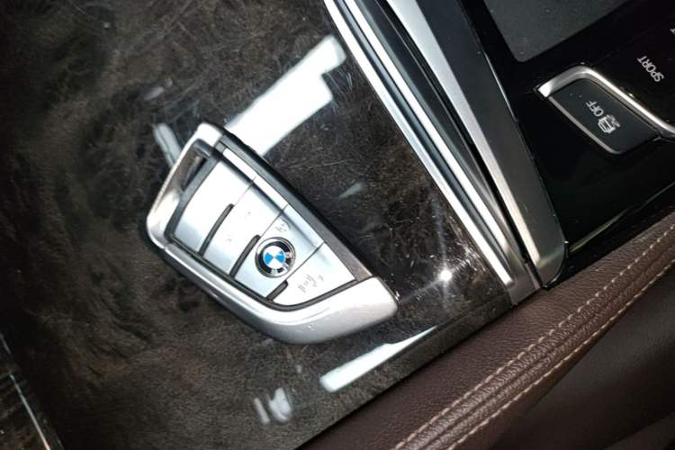 Used BMW 5 Series 2020 525Li M Sport Package Vehicle Key