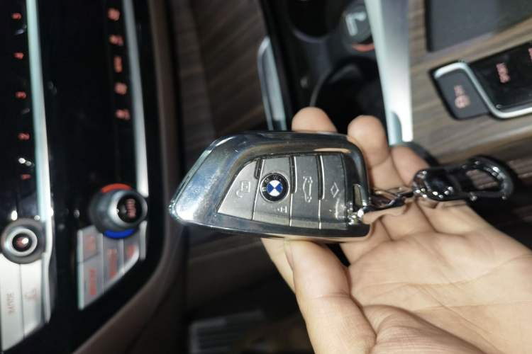Used BMW 5 Series 2020 525Li M Sport Package Vehicle Key