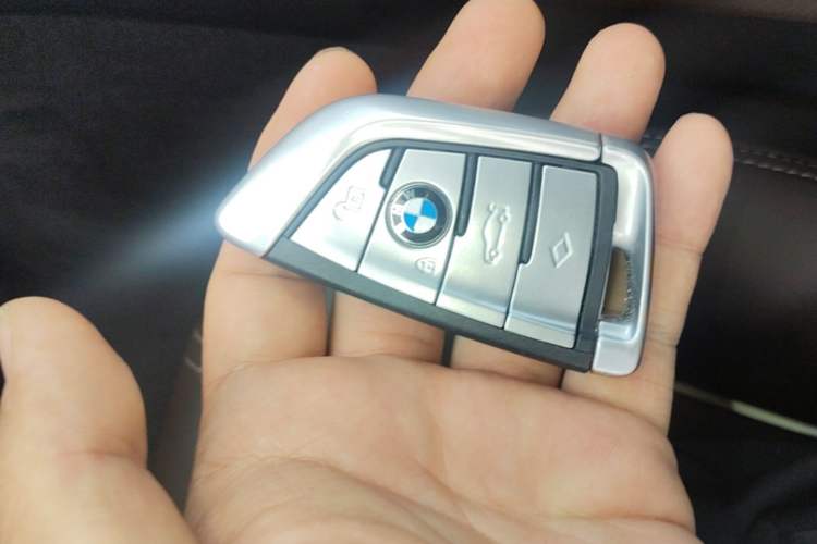 Used BMW 5 Series 2020 530Li xDrive Luxury Package Vehicle Key