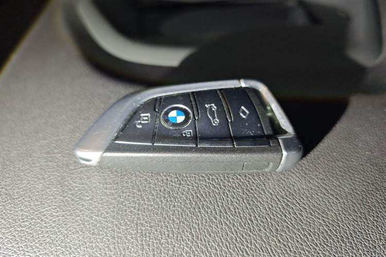 Used BMW 5 Series 2020 530Li Luxury Edition M Sport Package Vehicle Key