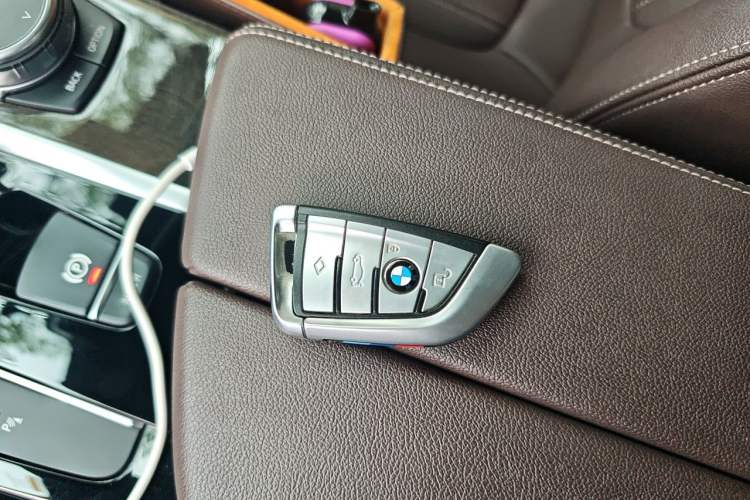 Used BMW 5 Series 2020 525Li M Sport Package Vehicle Key