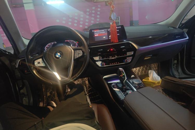 Used BMW 5 Series 2020 525Li Luxury Package Center Console