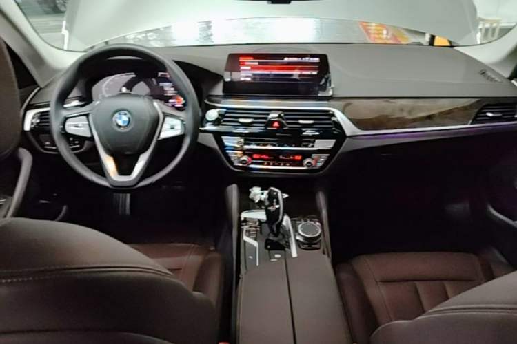 Used BMW 5 Series 2020 525Li Luxury Package Center Console