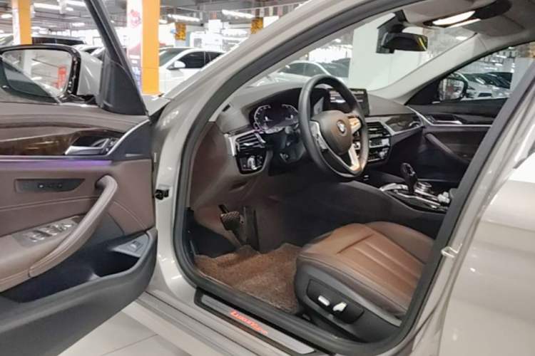 Used BMW 5 Series 2020 525Li Luxury Package Driver Seat
